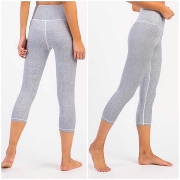 Zyia active size 4 Capri yoga pants. - Picture 3 of 3
